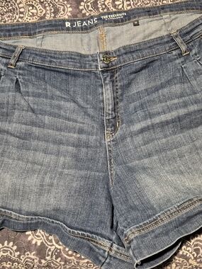 R Jeans Light Wash Denim Shorts